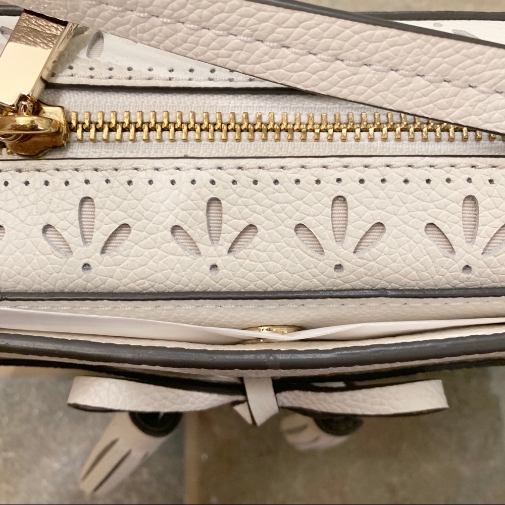 KATE SPADE HAYES CAMERA BAG WHITE CROSSBODY - Picture 5 of 7